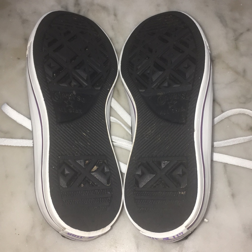 Converse Women’s Low Tops Skull Metallic 7 M EUC - Picture 6 of 8